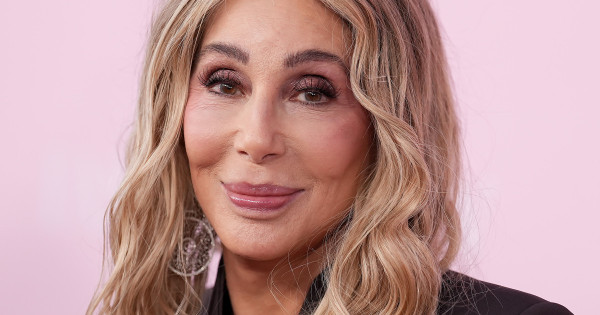 Borítókép: Cher 80 évesen újra férjhez megy? Gyémántgyűrűs posztja felrobbantotta a közösségi médiát