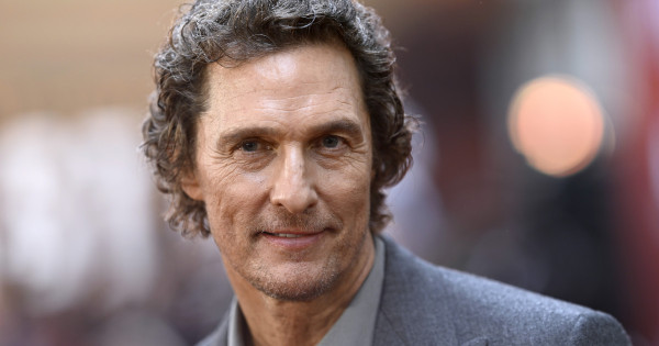 Borítókép: Friss fotó: Matthew McConaughey fia 18 éves lett - sokak szerint már szívdöglesztőbb, mint az apja!