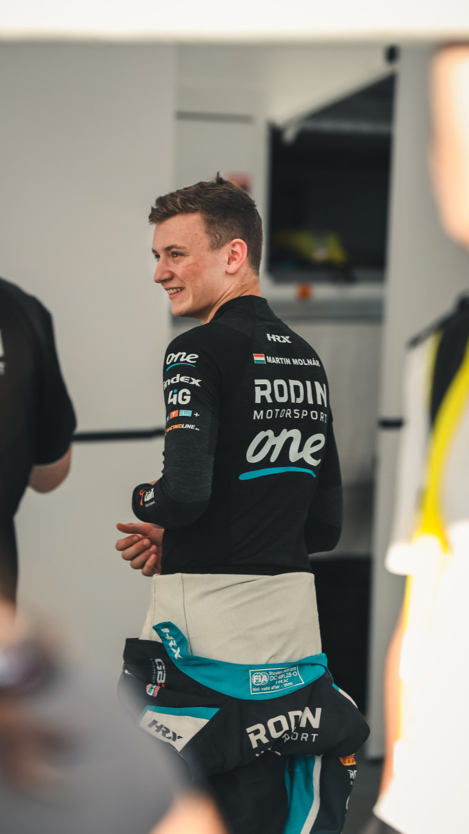 A Rodin Motorsport magyar pilótája, Molnár Martin brit Formula–3-as autóversenyző második helyen futott be a célba a Hungaroringen 2026. július 4-én!