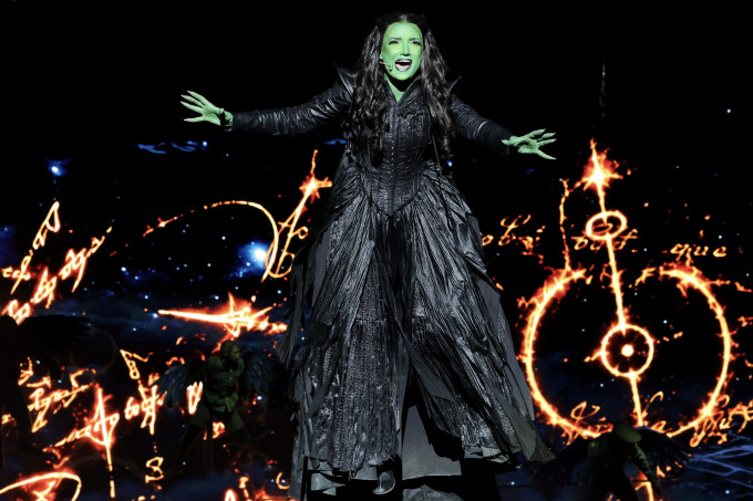Elphaba szerepében Stéphanie Schlesser mutatkozott be Szegeden a Wicked musicalben.