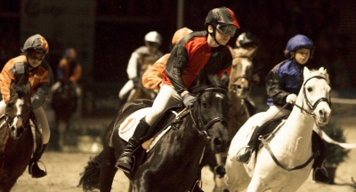 Borítókép: Gyerekek a porondon