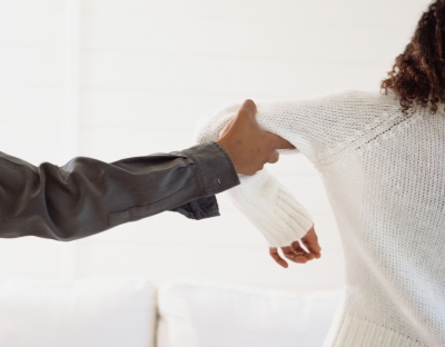 Borítókép: Miért nincs megvédve (eléggé) a magyar nő?