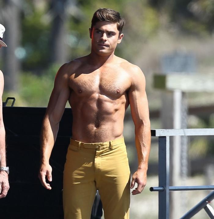 Zac Efron még sose volt ennyire szexi