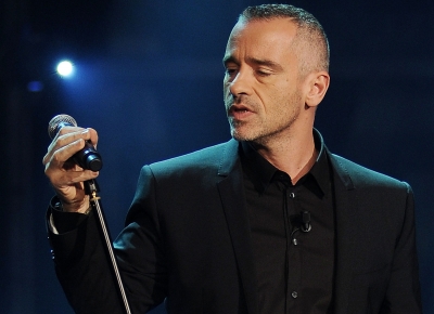 Borítókép: Vicces videoklip az ősz halántékú Eros Ramazzottitól