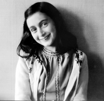 Borítókép: Anne Frank egyike a náci uralom több millió áldozatának. 12 inspiráló idézet a naplójából