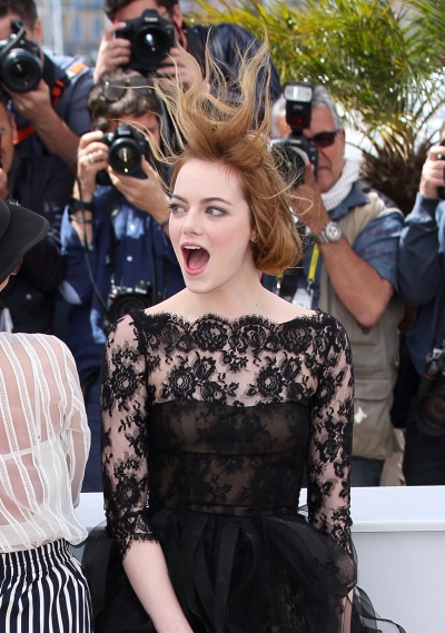 Borítókép: Pimasz szellők, akik még a celebek szoknyája alá is bekukkantanak!