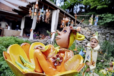 Borítókép: MINDJÁRT PÉNTEK: énekelj, táncolj, alkoss, tekerj