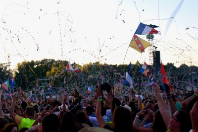 Borítókép: MINDJÁRT PÉNTEK: a piros vagy a kék pirulát kéred?