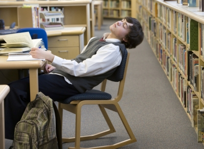 Borítókép: Kezdődjön-e 10-kor az iskola?