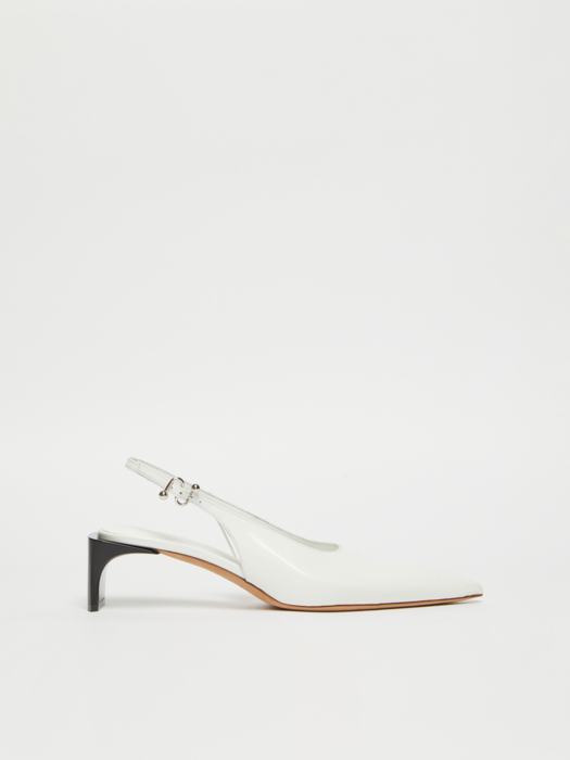 Hegyes orrú fehér slingback cipő